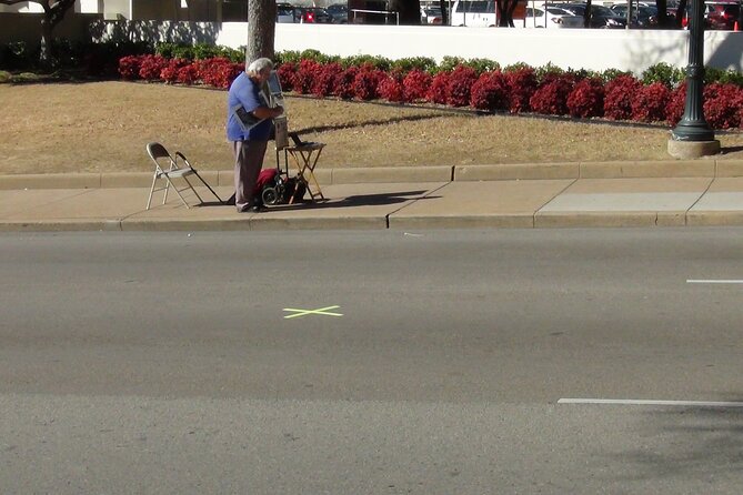 1-Hour JFK Assassination Walking Tour - Guides, storytelling style, and how open-minded (but careful) helps