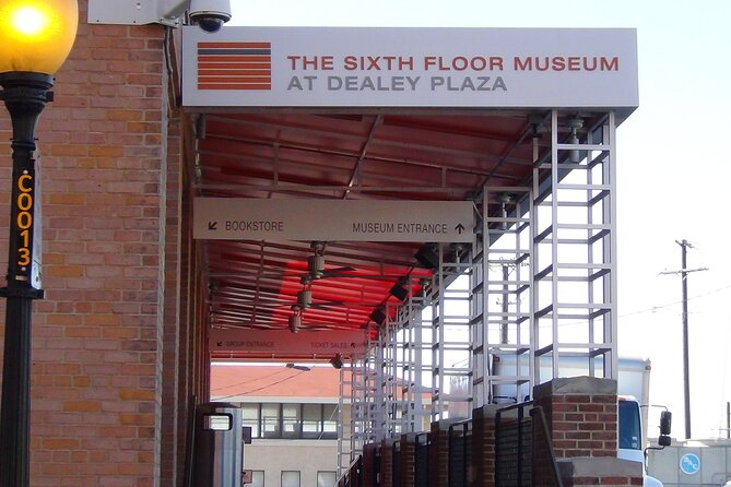 1-Hour JFK Assassination Walking Tour - Dealey Plaza Historic District: seeing the Grassy Knoll and the X