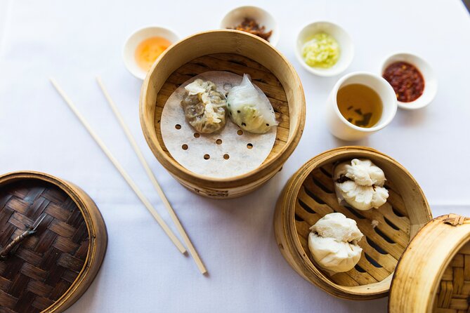 #1 Rated NYC Chinatown Food and History Walking Tour with FNYT - The rhythm of the day: 3 hours, 8 stops, and plenty of sitting
