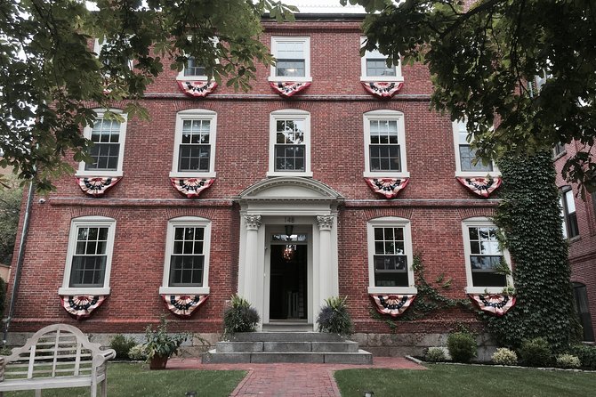 2.5-Hour Salem History & Sightseeing Guided Walking Tour - Who Kenneth is, and why his style matters