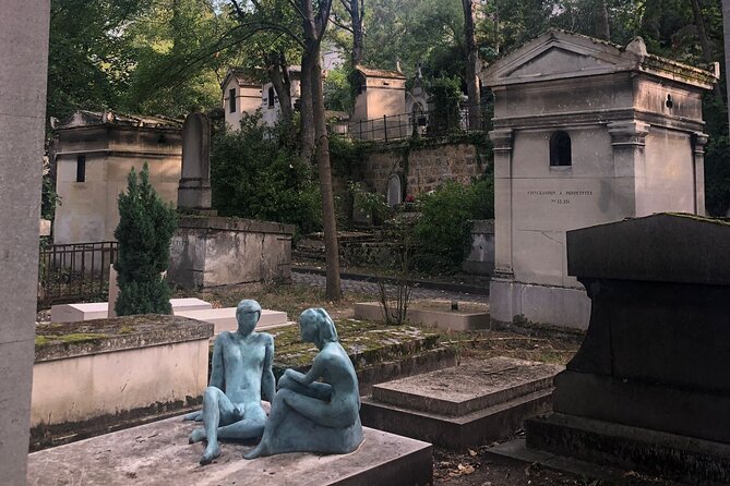 2.5 Hour Walking Tour of Père Lachaise Cemetery from Paris - Meeting point to metro exit: logistics that actually help