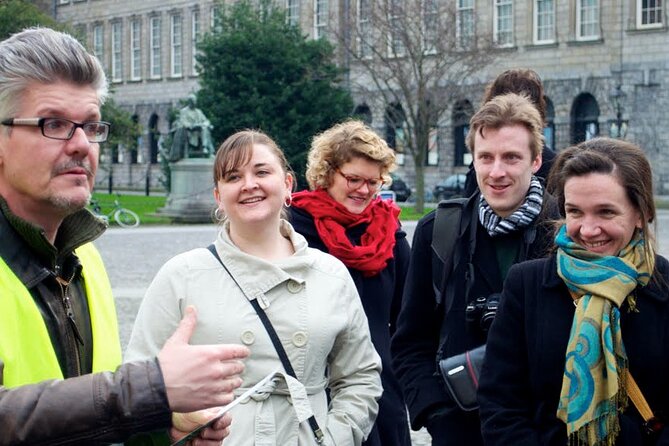 2-Hour Historical Walking Tour from Dublin - Meeting on College Green: finding the group without stress