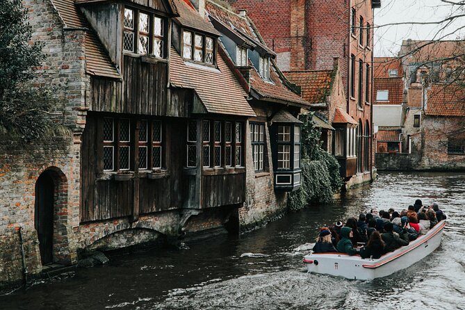 2-Hour Historical Walking Tour in Bruges with Praline Included - What Guides Like Peter and Joost Add (Beyond the Facts)