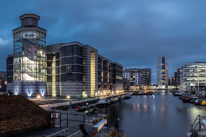 2 Hour Leeds Highlights Walking Tour - Start at City Square: the easiest Leeds orientation at 11:00 am