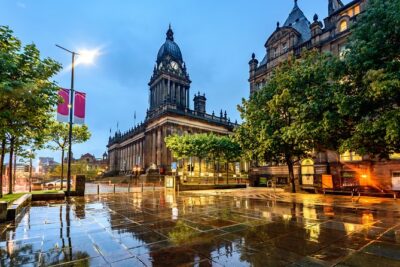 2 Hour Leeds Highlights Walking Tour - Millennium Square and Leeds Art Gallery: public space plus national-name art