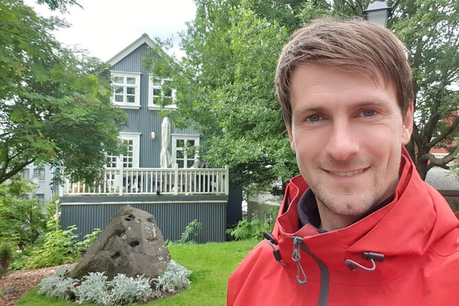 2-Hour Reykjavik Private Walking Tour - Gardens and Statues: How the Walk Gets Quieter