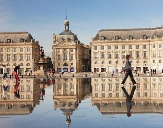 2-Hour Walking Tour of the City’s Iconic Sights and History - Key Things You’ll Notice on This Bordeaux Highlights Walk
