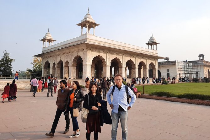 3-hour Old Delhi Heritage Walking tour with Rickshaw Ride - Gurudwara Sis Ganj Sahib: langar in action