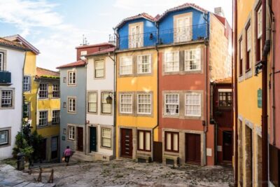 3-Hour Porto Jewish Heritage Walking Tour with Local Guide - Praca da Ribeira: where the old Jewish quarter makes sense