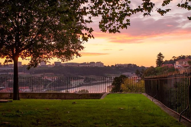 3-Hour Porto Jewish Heritage Walking Tour with Local Guide - Postigo do Carvao and the medieval ghetto doorways