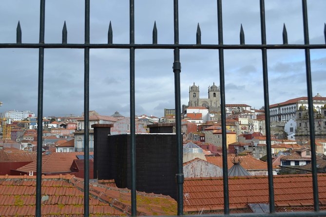 3-Hour Porto Jewish Heritage Walking Tour with Local Guide - Passeio das Virtudes and Miradouro da Vitória: the payoff views
