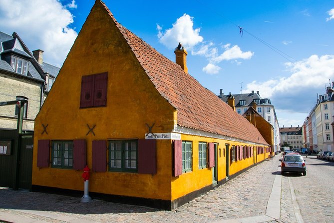 3h walking tour, small group max 10 people Copenhagen - Nyhavn and the Colorful Canalside District: Photo-Perfect, But Actually Explained