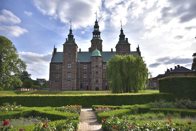 3h walking tour, small group max 10 people Copenhagen - Amalienborg Palace Museum: Royal History Without the Long Detour