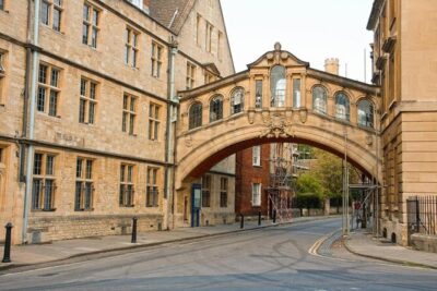 90 Minute Classic Walking Tour of Oxford - Bodleian Library and the Scholastic Quadrangle: Oxford’s brain, right up front