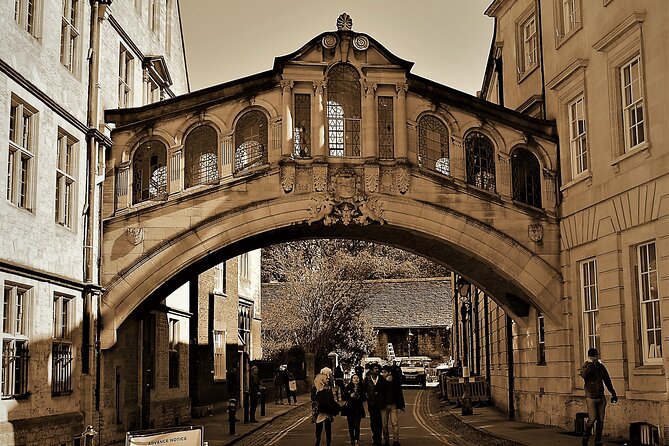 90 Minute Classic Walking Tour of Oxford - Radcliffe Camera: the center of the university precinct