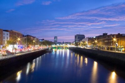 90 Minute Dublin Walking tour and Sightseeing tips - Where you meet at Aston Quay (and how to start strong)