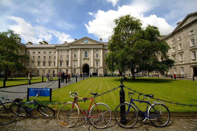 90 Minute Dublin Walking tour and Sightseeing tips - Trinity College and College Green: shifting from early saints to student life