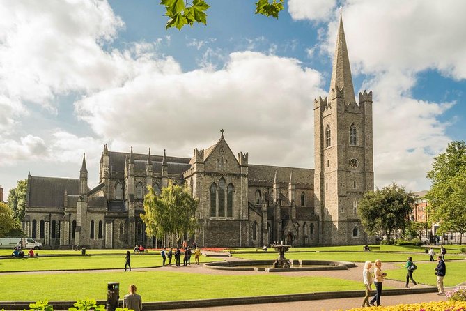 90 Minute Dublin Walking tour and Sightseeing tips - Temple Bar at Meeting House Square: local opinions and what to do next