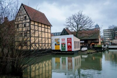 Aarhus Walking Tour: From Viking Village to Metropolis - Viking village to metropolis: what the history walk really teaches