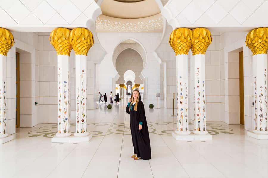 Abu Dhabi: Guided Walking Tour at Sheikh Zayed Grand Mosque - Wrapping Up at the Reflective Pools: A Calm Finish