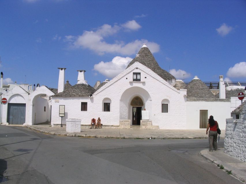 Alberobello: History Walking Tour - Belvedere terrace: start with the view and the big picture