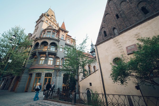 Alchemy and Mysteries of Prague Castle Walking Tour - The Castle Approach: Marian Pillar, Gate Views, and St. Vitus Spires