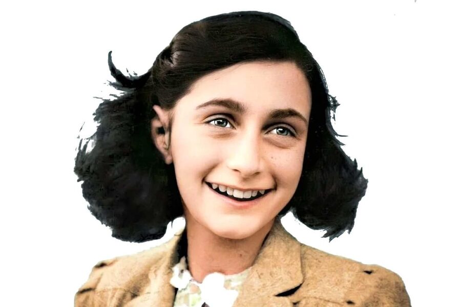 Amsterdam: Anne Frank Guided Small Group Walking Tour - Why this Anne Frank walking tour makes sense in central Amsterdam