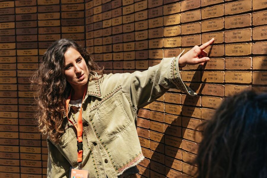 Amsterdam Anne Frank: Small-Group Walking Tour & Local Guide - Key highlights worth your time