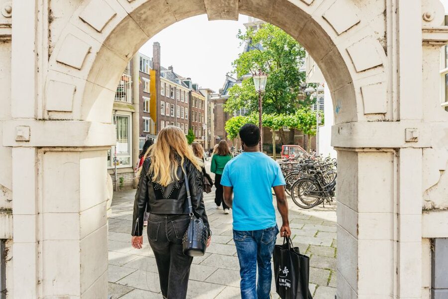 Amsterdam Anne Frank: Small-Group Walking Tour & Local Guide - The Dokwerker stop: the WWII story moves closer