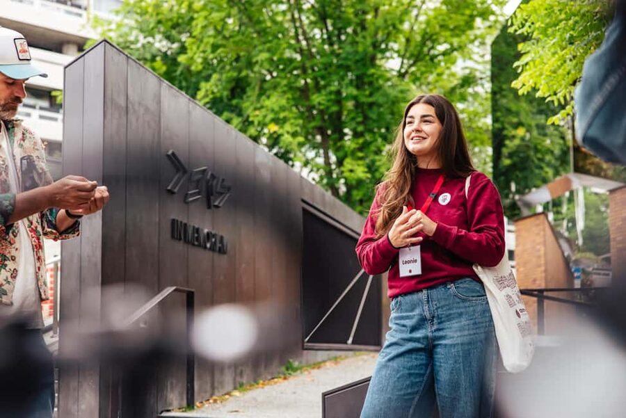 Amsterdam: Anne Frank Walking Tour - Guided in EN/DE/IT/ES - Zuiderkerk to Huis de Pinto: big names, real streets