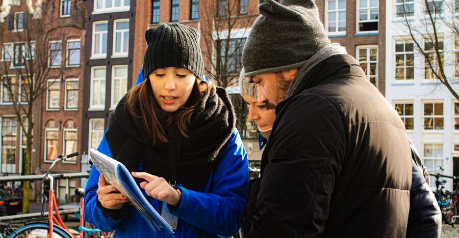 Amsterdam: City Center Walking Tour in italian - Dam Square, Royal Palace, Nieuwe Kerk, and Kalverstraat: classic Amsterdam with quick hits