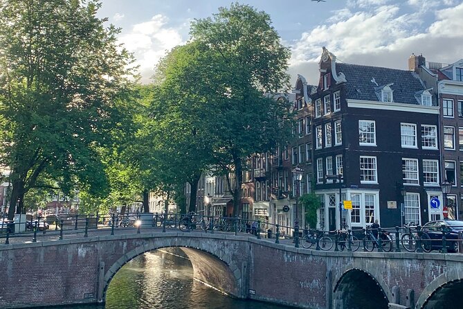 Amsterdam: Cultural Highlights in English/German/Italian - Spui and the Begijnhof Courtyard: Reformation and a Hidden Church