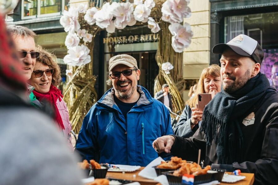 Amsterdam: Food and Culture Walking Tour with Tastings - 3.5 hours on foot: how the pacing feels