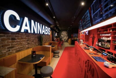 Amsterdam: Ganja Walking Tour - Royal Palace to Cafe the Barrel: a smart walk design