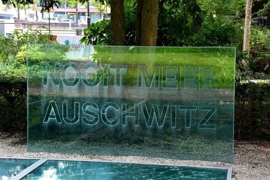 Amsterdam: Guided Anne Frank Small-Group Walking Tour - Wertheimpark’s Auschwitz Memorial: broken mirrors and a lesson you can read
