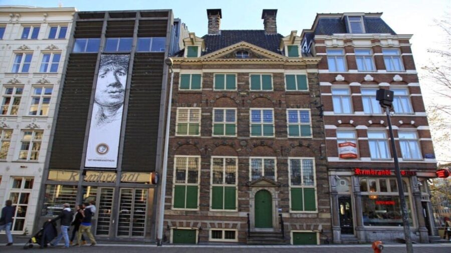 Amsterdam: Guided Anne Frank Small-Group Walking Tour - Guides make the difference: humor, sensitivity, and pace