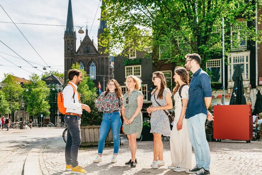 Amsterdam: Historical Highlights Walking Tour with Tasting - Group Experience and Pacing: Why the Guide Matters Here