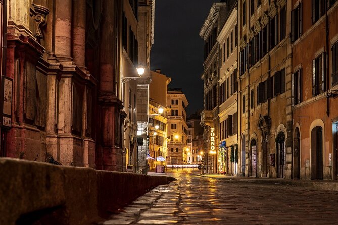 Ancient Rome at Twilight Walking Tour - Piazza Venezia: Altare della Patria sets the tone