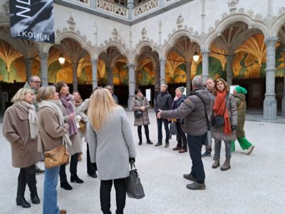 Antwerp: City Highlights Walking Tour - Meeting Point at Handschoenmarkt: Your First Landmark Check