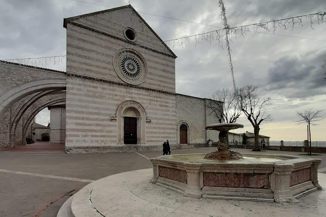 Assisi Private Walking Tour including St. Francis Basilica - Chiesa Nuova: Renaissance Details Built on a Sacred Tradition