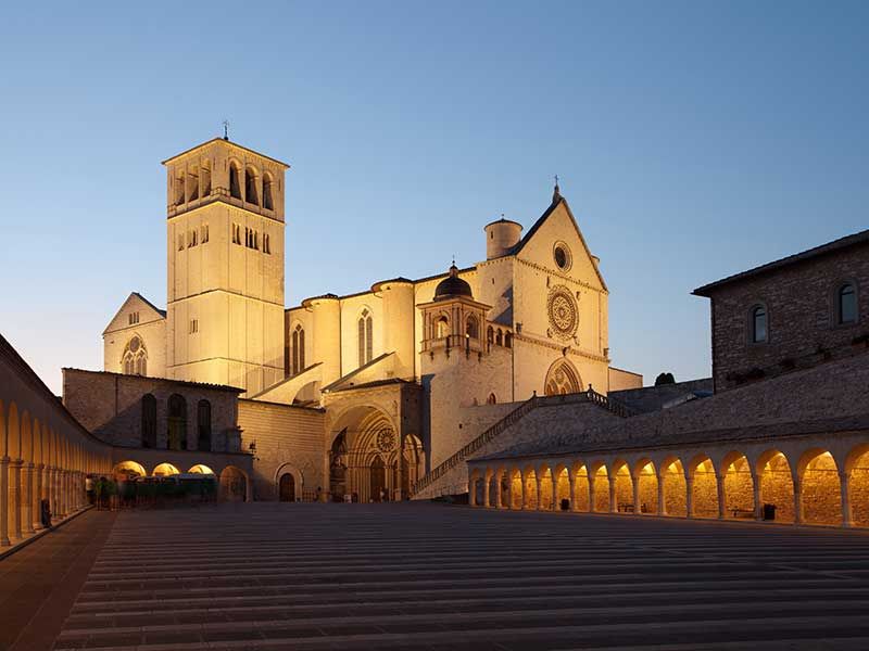 Assisi: Private Walking Tour with St. Francis Basilica - Dress code and church etiquette: the practical stuff that saves your time