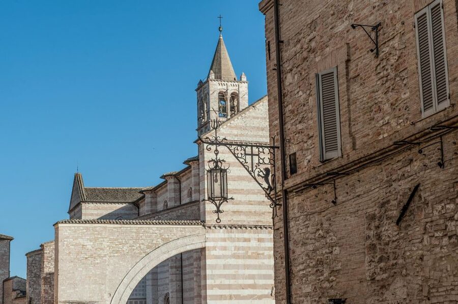 Assisi: Walking Tour with St. Francis Basilica Visit - Temple of Minerva: Roman Architecture With a Medieval Surrounding Cast