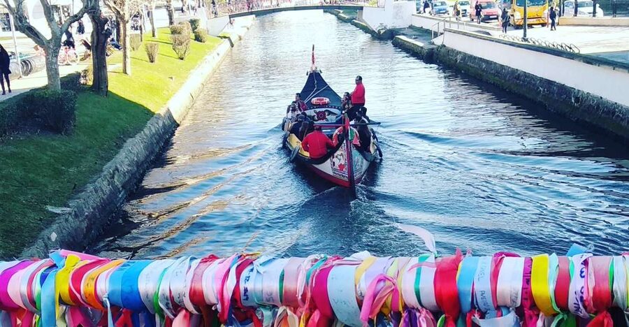 Aveiro: Boat Cruise and City Walking Tour with Sweet Tasting - Ovos moles tasting: the sweet that turns Aveiro from pretty to personal