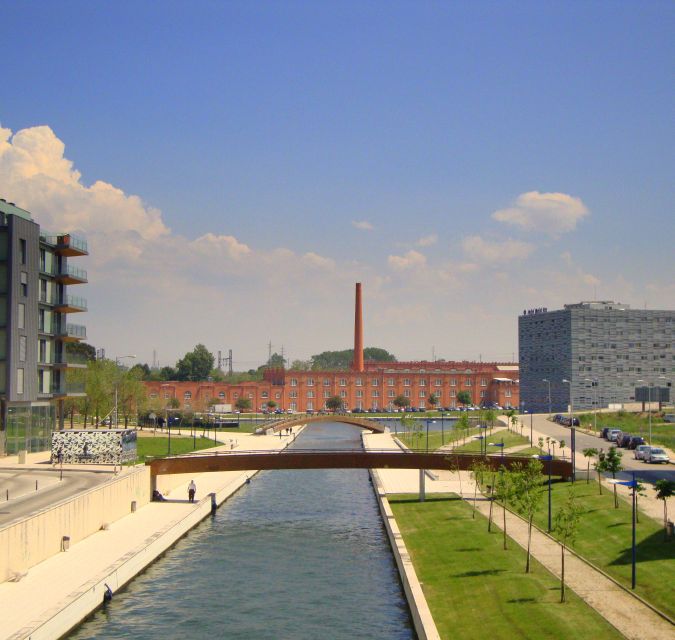 Aveiro: Boat Cruise and City Walking Tour with Sweet Tasting - Break time and switching guides: how the tour flows