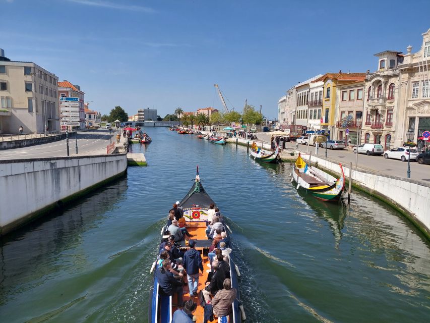 Aveiro: Stories, Canals, and Tiles Guided Walking Tour - Azulejos Stops: Santa Zita and Sapataria Leão as a Walking Tile Lesson