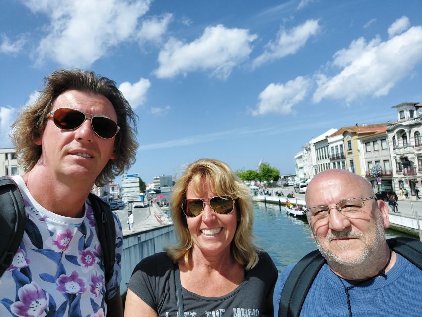 Aveiro: Stories, Canals, and Tiles Guided Walking Tour - Inside the Carmelite Convent Church: A Baroque Jewel in Small Form