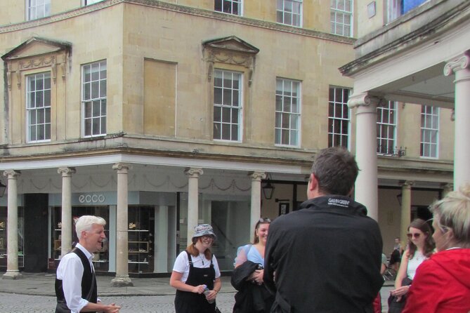 Bad of Bath fun Walking Tour of Bath - Stop 3: Pulteney Bridge and the walk-between-stories effect