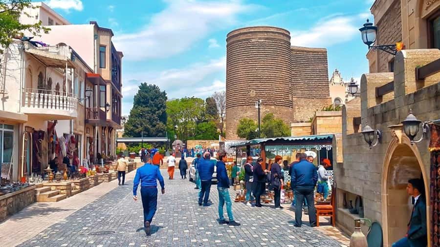 Baku: Stunning Walking Tour of Historical and Modern City - Who this tour fits best (and who should skip it)