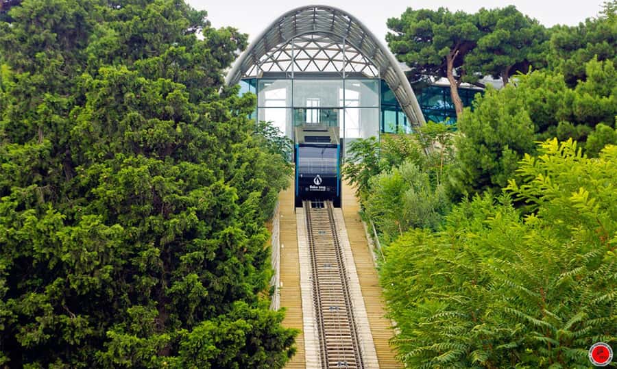 Baku: Stunning Walking Tour of Historical and Modern City - Tram ride to Highland Park: the sea and Flame Towers moment