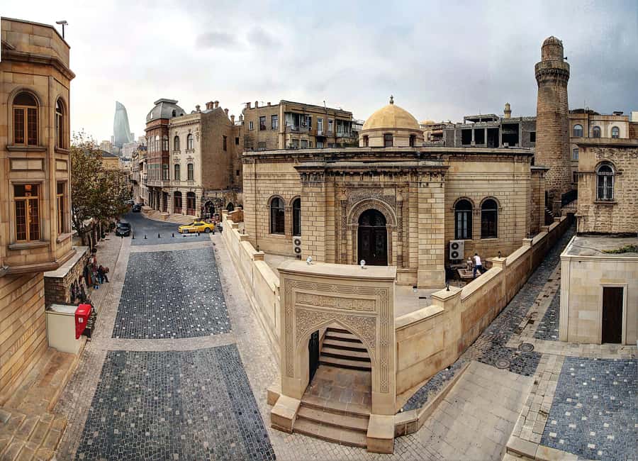 Baku: Stunning Walking Tour of Historical and Modern City - Baku Boulevard promenade: where the city relaxes (and your photos improve)